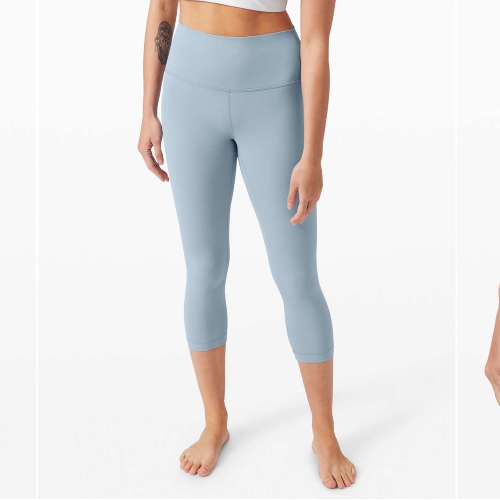 Lululemon 🍋 Align Crop *21" in Chambray Size 8